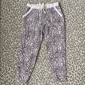 Gap LOVE Leopard Joggers - light pink background S